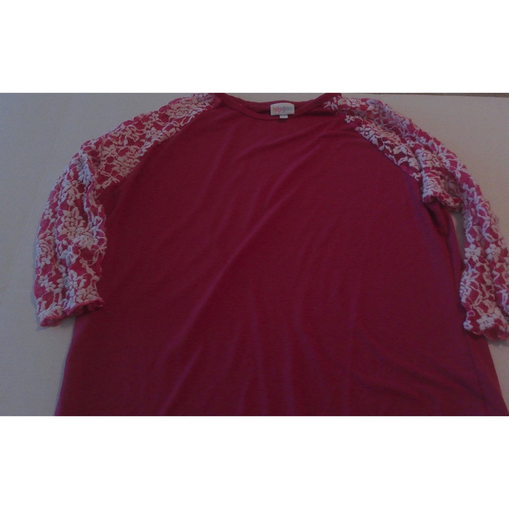 LULAROE RANDY WOMENS TEE SIZE XL NWOT W/STRETCH LACE SLEEVES (RN4)